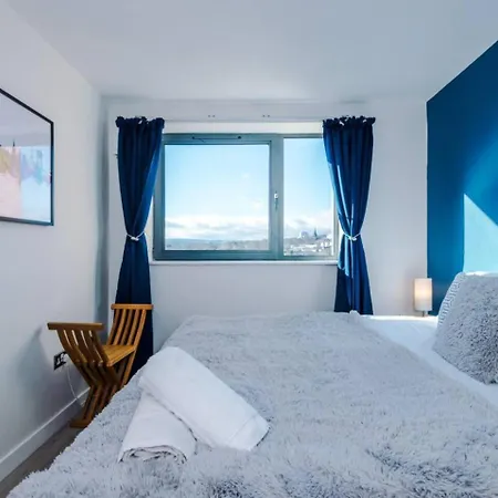 High-spec Penthouse Free Parking Space Apartment